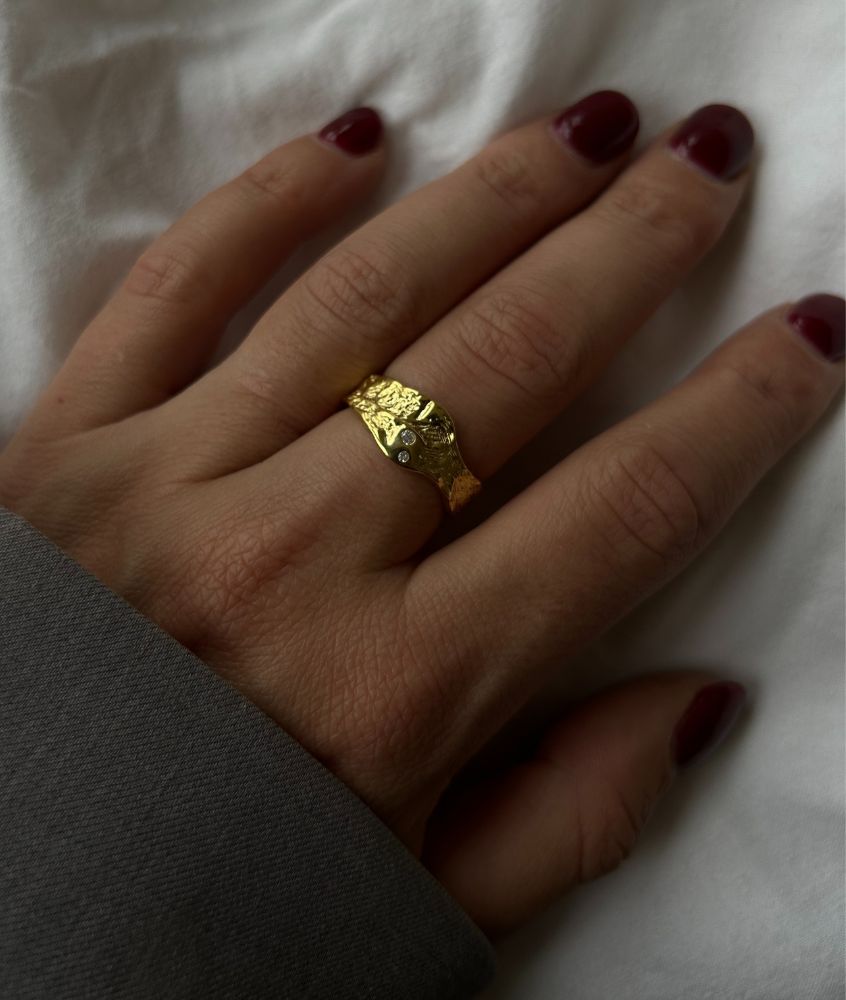 justerbar Queen ring i forgyldt sølv med 2 zirconia sten