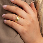 Boss ring i guld til kvinder med grønne zirconia sten