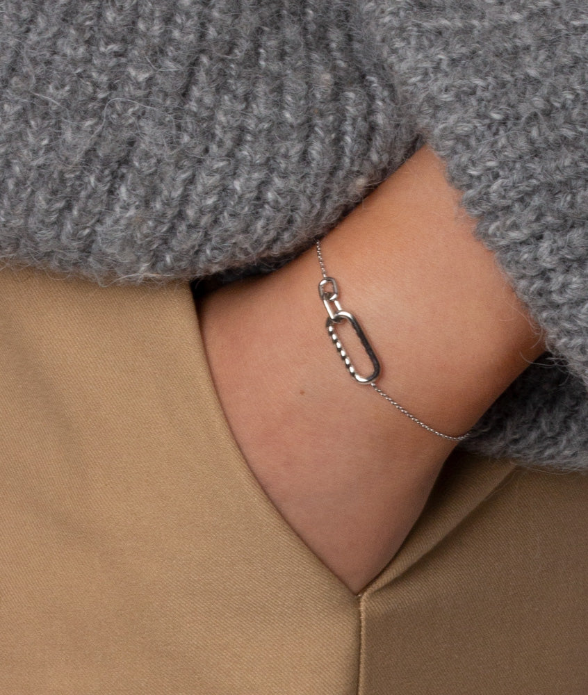Change armbånd med flotte detaljer i sølv til kvinder